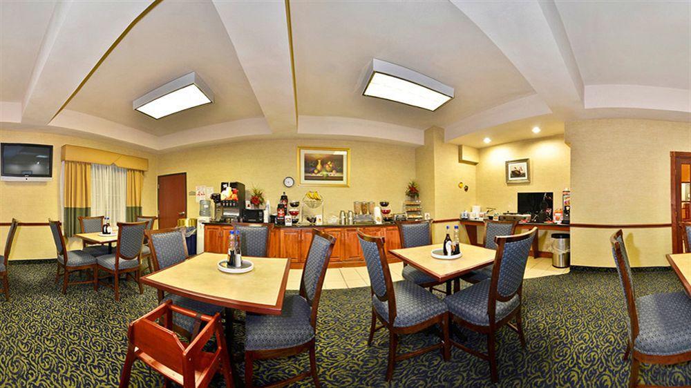 Best Western Plus Lake Dallas Inn & Suites Exterior photo